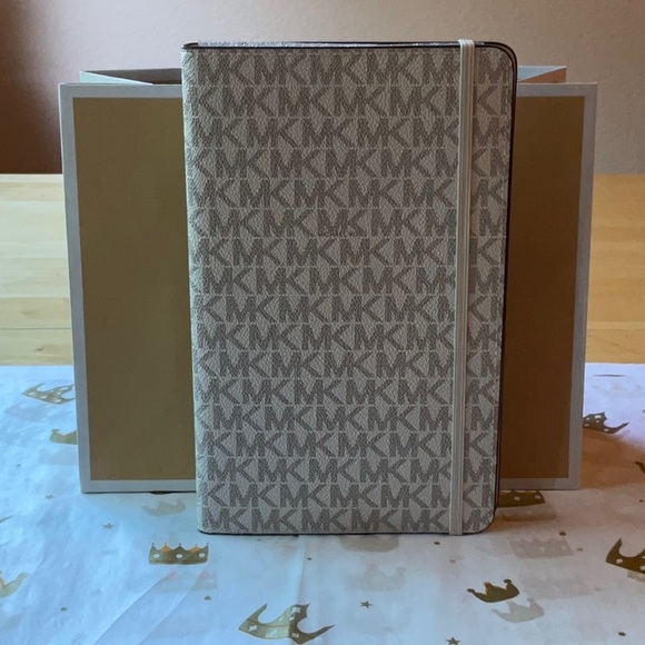 📔MICHAEL KORS NOTEBOOK 📔 NWT 📔 - Picture 4 of 16